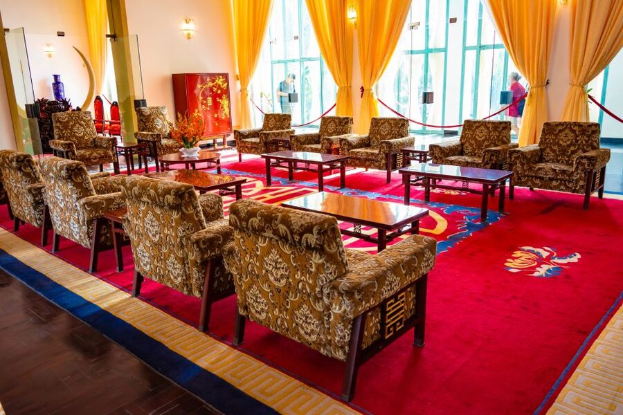 Ho Chi Minh: Customize Your HCMC Tour: English or German - War Remnants, Palaces, and Museums: The Hard-Hitting Side