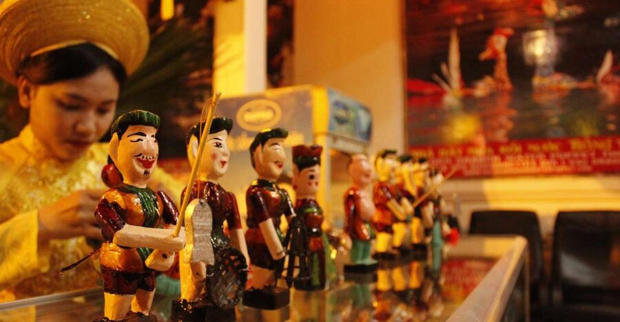 Ho Chi Minh: Evening Cultural Experience - A word about guides: what “English-speaking” feels like here