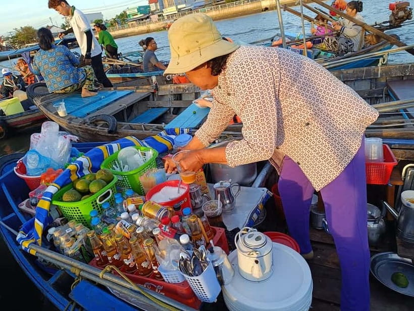 Ho Chi Minh: Group Cai Rang Floating Market 1 Day Tour - Hu Tieu and pineapple: learning food basics you can actually notice