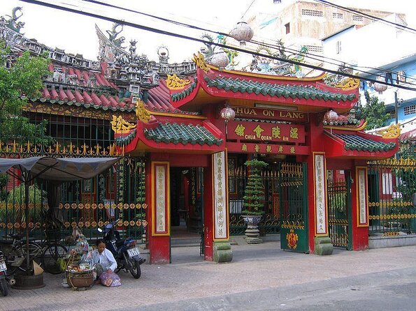 Ho Chi Minh Nightlife & Street Food Tour By Motorbike - Where you start and how pickup works
