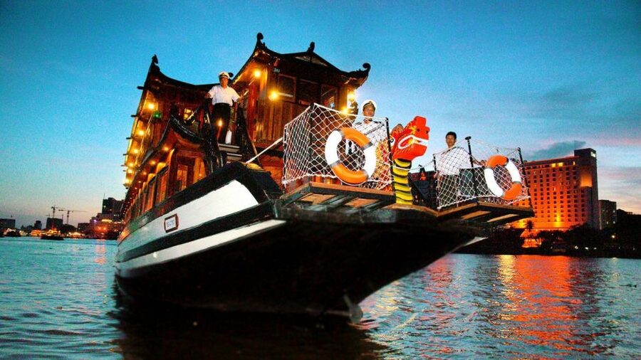 Ho Chi Minh: Private City Tour and Dinner Cruise with Buffet - Dinner on Board: Buffet-Style, Plentiful, Not Fancy