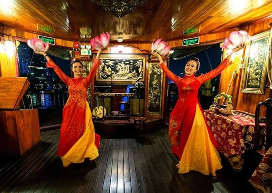 Ho Chi Minh: Private City Tour and Dinner Cruise with Buffet - Live Traditional Music and Dance: The Show Makes the Cruise