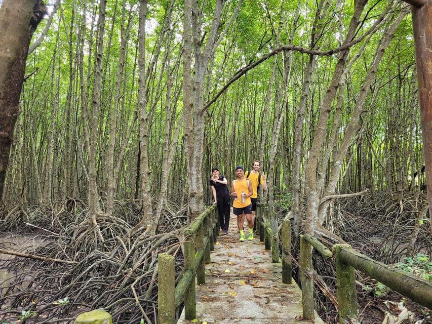 Ho Chi Minh: Private Full-Day Highlights & Bitexco Skydeck - The mid-morning café or juice stop: why it matters more than you think