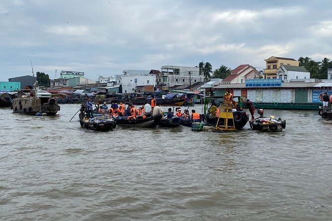 Ho Chi Minh: Southern Vietnam 4-Day Authentic Mekong Farm Trip - What the guides do differently (Chow and Pablo matter)