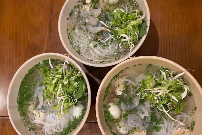 Ho Chi Minh Street Food & City Sights with Local Female Guide - A 4-Hour Saigon Mix of Street Food and Big Landmarks
