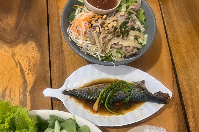Ho Chi Minh Street Food & City Sights with Local Female Guide - Street Food Timing: What the First 2.5 Hours Really Feels Like