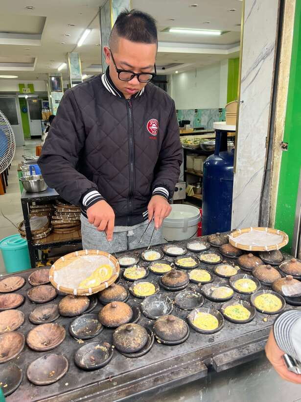 Ho Chi Minh Street Food Private Tour With Funny Guide - How sharing tastings helps you eat more in 4 hours
