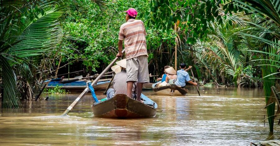 Ho Chi Minh: Top Site Must See Mekong Delta & Cu Chi Tunnel - My Tho boat cruise: the Mekong Delta shift from city to water