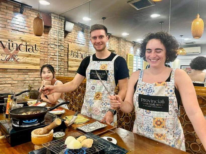 Immersive Cooking Class & Market Tour By Local Chef+Cookbook - Cho Ben Thanh wet market: learn to shop like you mean it