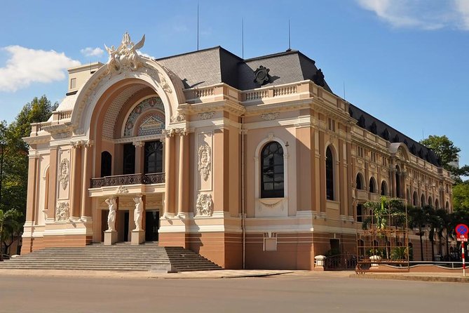 Individual Saigon city tour as a private tour - Bui Viện and Nguyễn Huê: fast walks through everyday Saigon