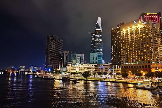 Indochina Queen Dinner Cruise on Saigon River - Live music and flamenco dances: fun when you align expectations