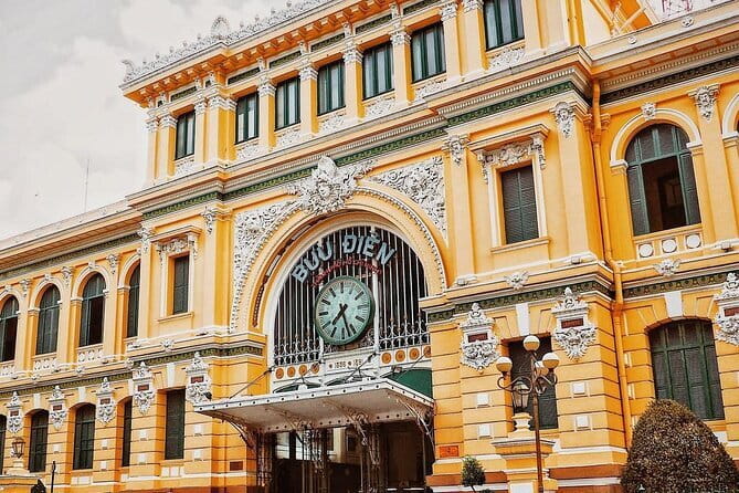 Jeep tour Sai Gon Private half day culture and history tour - District 1 Highlights: Independence Palace, Notre Dame, Central Post Office, and More