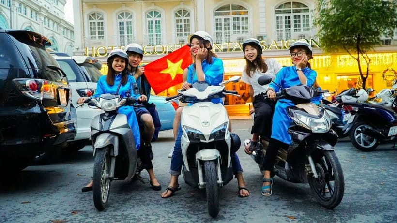 KISSTOUR | Motorbike Food Tour Female Drivers in Ho Chi Minh - The 4-hour flow: pickup, districts, and three tastings