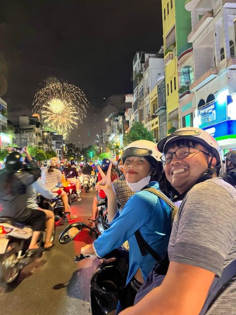 KISSTOUR| Saigon By Night & Street Food Tour on Motorbike - Pickup, Clothing, and the Reality of Night Riding