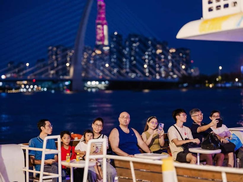 Lively Saigon River Sightseeing Cruise + Guided Walking Tour - The Bach Dang Stop: A Quick Photo Break With a Purpose