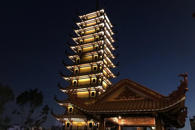 Lotus Experience - Stop 2: Quoc Tu Pagoda and the meaning of lotus offerings at night
