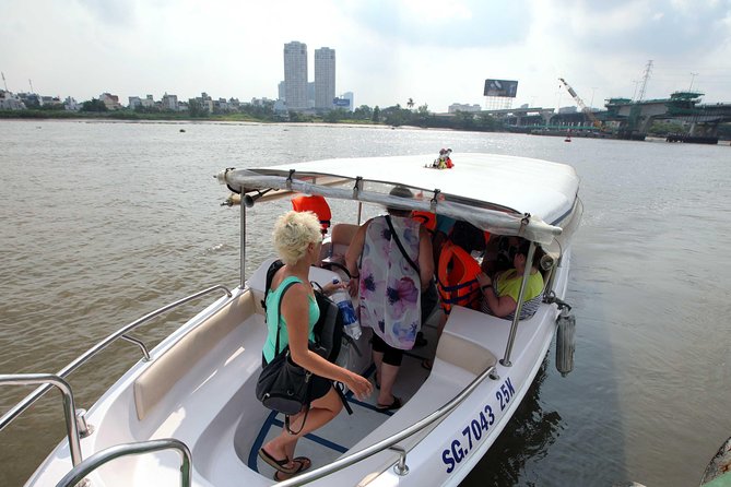 Luxury Speedboat 2 Ways from Ho Chi Minh city to Cu Chi Tunnels - Lunch Set Menu and Cassava Snack: Eating During the War-Time Story