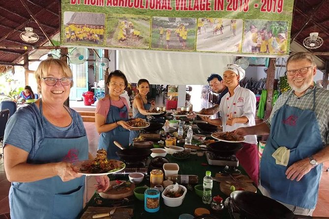 Market to Farm to Table Cooking Class in saigon - Welcome on the farm: traditional hat and farm mindset