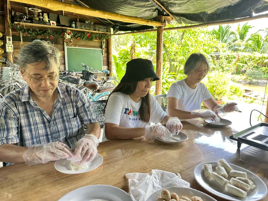 Mekong Day Trip Group 12pax Explore Bicycle & Cooking Class - Hand-rowed sampan in small canals: the slower, closer segment