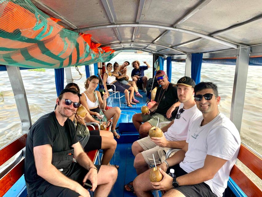MeKong Delta Tour - Vinh Tràng Pagoda: A Calm Cultural Pause