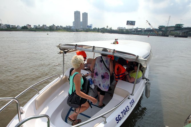 Morning CuChi Tunnels-Tapioca-Secret Traps Luxury Speedboat 2Ways - Pickup, group size, and how the day actually flows