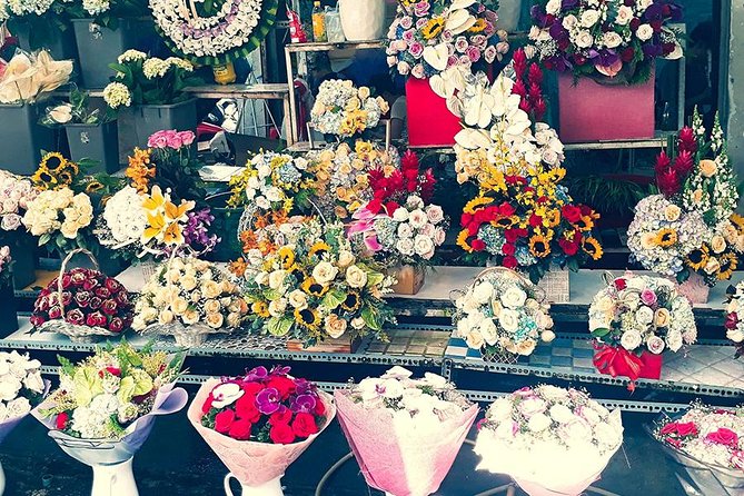 Morning Saigon Unseen+Street Food Tour with Ao Dai Riders Option - Ba Thien Hau Temple in Chinatown-edge District 5