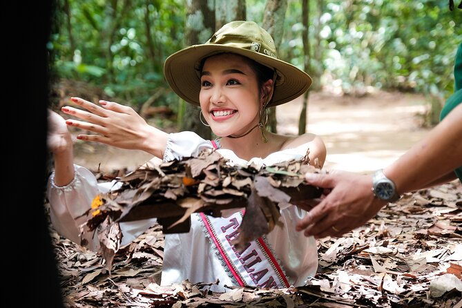 Premium Cu Chi Tunnels Tour with Local Expert - The included lunch by the river: when and why it matters