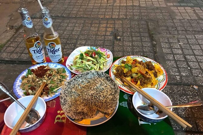 Private Craft Beer and Sightseeing Adventure Tour on Scooter in Ho Chi Minh City - Nguyen Thien Thuat Apartment Buildings: daily life you can actually see