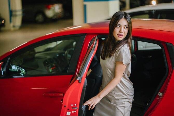 Private Departure Transfer: Ho Chi Minh City Hotels to Tan Son Nhat Airport - Group discounts and private comfort for families or small crews