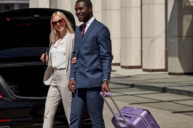 Private Departure Transfer: Ho Chi Minh City Hotels to Tan Son Nhat Airport - Private, air-conditioned rides beat the stress math of taxis