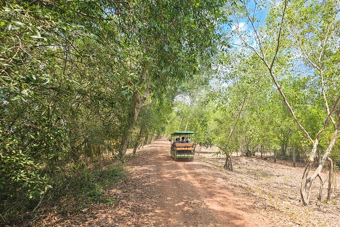 Private Full Day Mekong Delta Tour to Dong Thap Muoi Wetlands - Đồng Tháp Mười and the Melaleuca forest walk