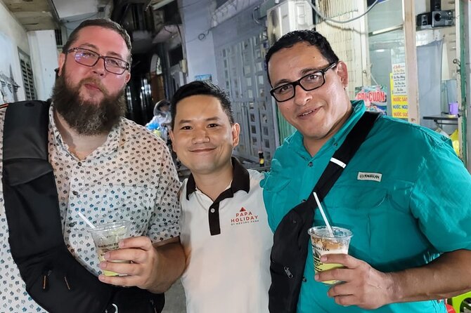 Private Half-Day Bike Tour in Saigon with Guide - The last stretch: biking through alleys and making sense of the city