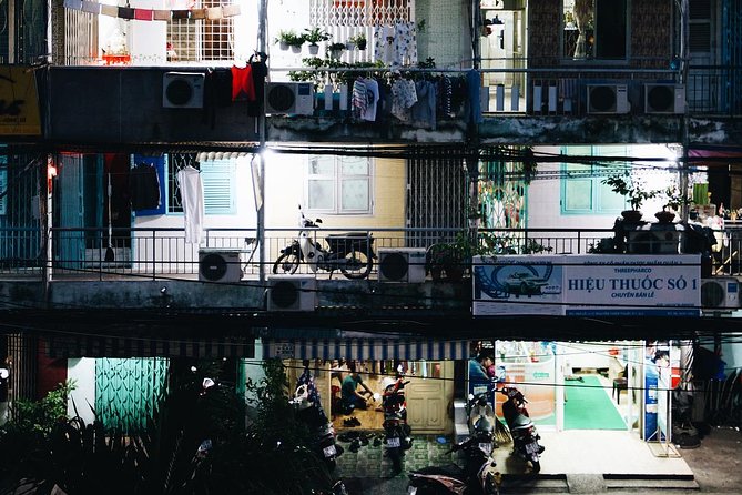 Private Hidden-Gem Sightseeing Motorbike Tour with Local Students - Ho Thi Ky Flower Market: a local landmark that smells like real life