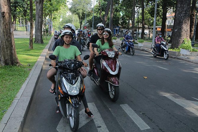 Private Ho Chi Minh Sightseeing by Motorbike with Local Students - Stop 4: Chua Van Phat Ten Thousand Buddhas Pagoda in a Narrow Alley