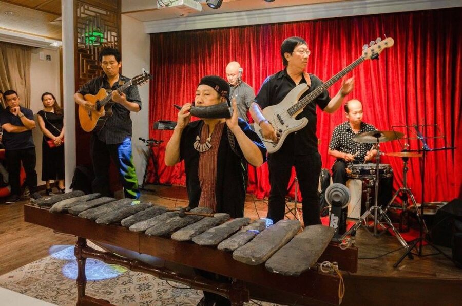 Private Jeep Tour Saigon by Night & Cruise Dinner with Music - Who this Jeep night tour suits best