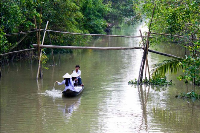 PRIVATE LUXURY Mekong Delta full day from HCM city - Culture house music: a softer side to the Mekong