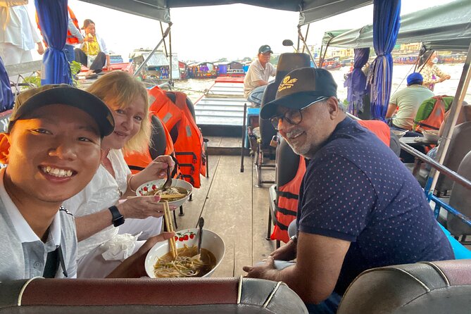 Private Scooter Street Food Tour in Saigon with 11 Tastings - Bánh xèo and Bánh khọt: the crispy pancake double you’ll feel in your stomach