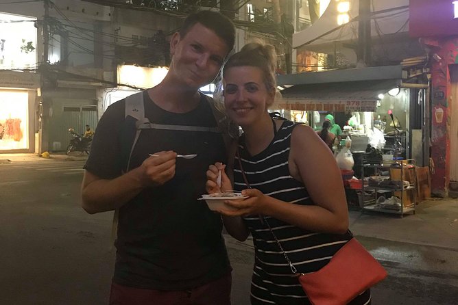 Private sight-seeing motorbike tour with local expert/student in HCMC - Stop 3: District 5 Chinatown (Chợ Lớn) and the real food-energy lanes