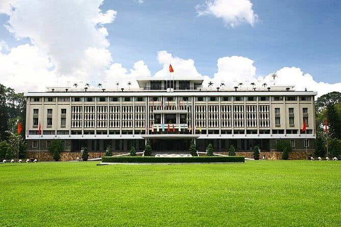 Sai Gon City Tour and Dinner On Cruise Half Day - How This Night Plan Gets You Away From the Crowds