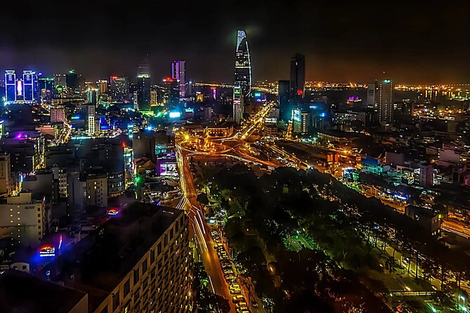 Saigon After Dark With Seafood, Beer & Live Music Bar - Stop 3: Ho Thị Kỷ Flower Market, Where Flowers Meet Daily Life