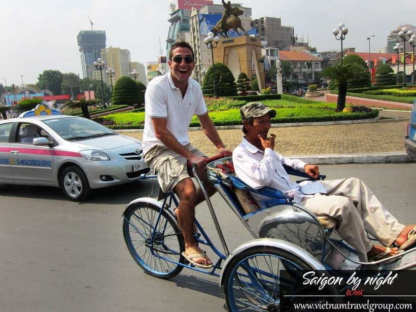 Saigon by Night: Traditional Dinner Cruise - Cyclo ride through Ben Thanh Market and City Hall