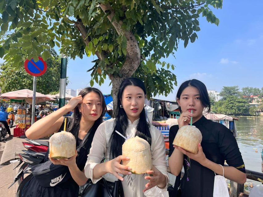 Saigon: City Highlights & Unseen Tour|Opt: Female Riders - Old apartments in Nguyễn Thiện Thuật: everyday Saigon’s real face