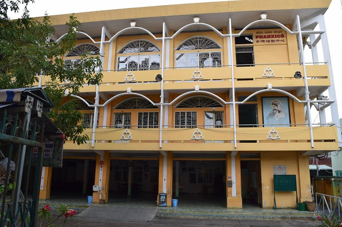 Saigon City One Day Discover By Cyclo Ride Private Tour With Guide - Saigon Opera House: classic exterior photo stop done right