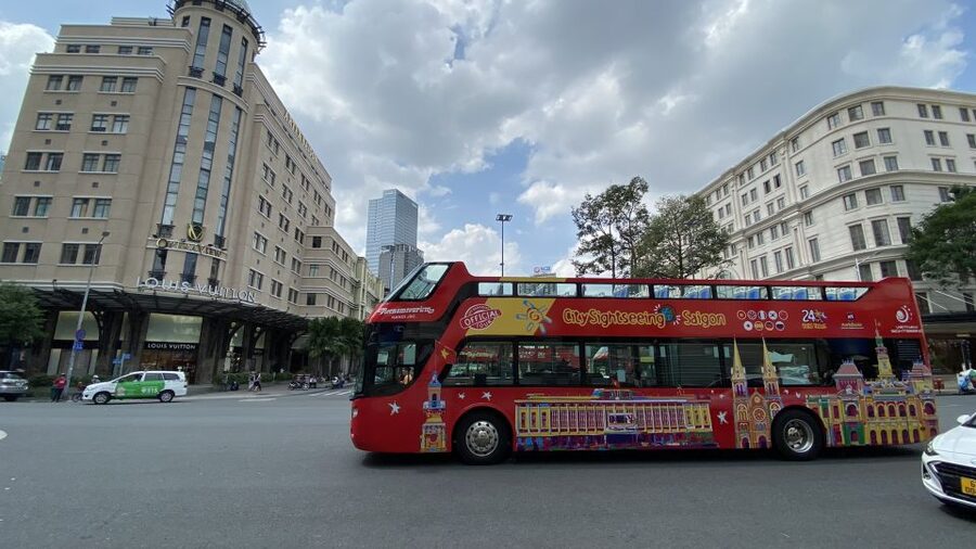 Saigon: City Sightseeing Hop-On Hop-Off Bus Tour - Enter Stop 1: Opera House to Nguyen Hue Street
