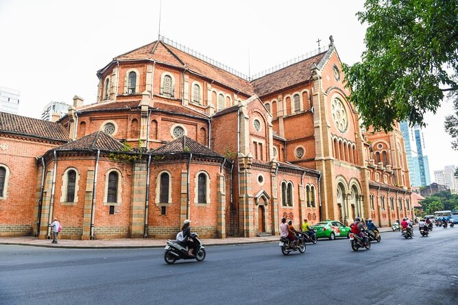 Saigon Day Tour from Saigon cruise harbor - Central Post Office: French-Designed Photo Stop Plus a Quick Reality Check