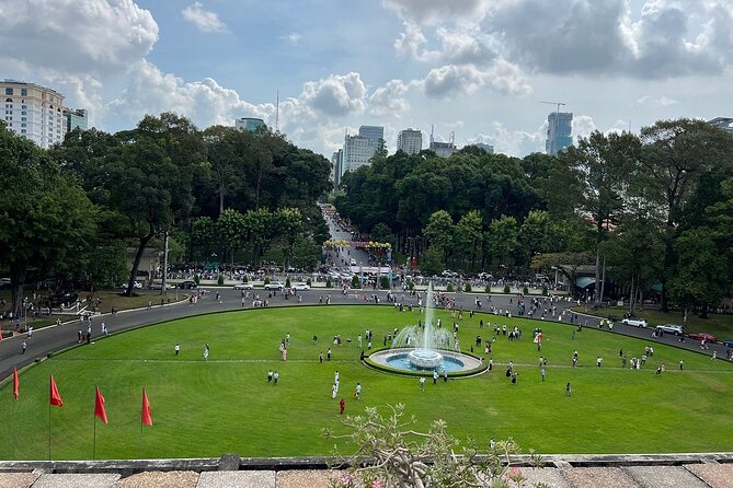 Saigon Highlights Full Day Tour - District 5 big market (Cho Lon): an hour of street-level Saigon