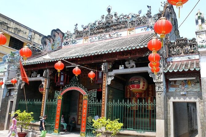 Saigon Highlights Full Day Tour - Lunch, water, and cool towels: small inclusions that change the day