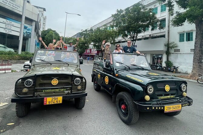 Saigon Jeep Tour : HIGHLIGHTS & HIDDEN GEMS By Vietnam Army Jeep - Central Post Office: French colonial details, quick photos, big presence