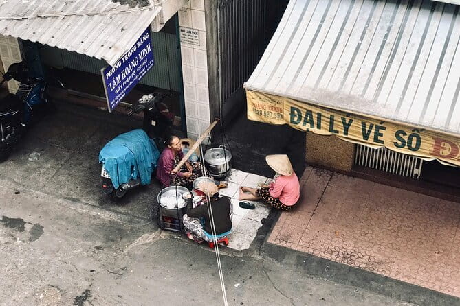 Saigon Local Sightseeing Free Walking Tour - Saigon by Foot with Nana: What You Get for the Price