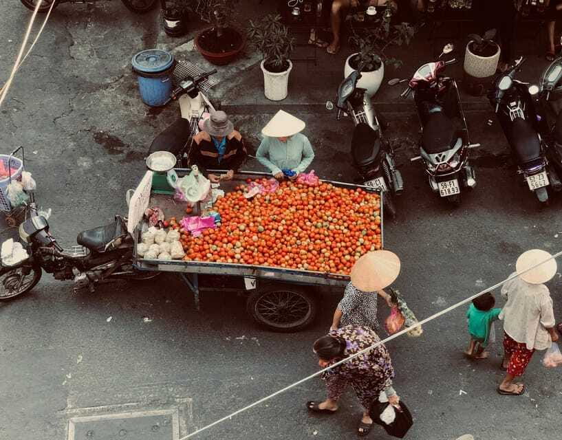 Saigon Local Sightseeing Walking Tour - Lunch-Lite Vibe: Street Snacks and Drinks You Pay For